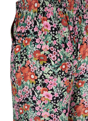 Kukalliset culottes-housut taskuilla, Green Flower AOP, Packshot image number 3