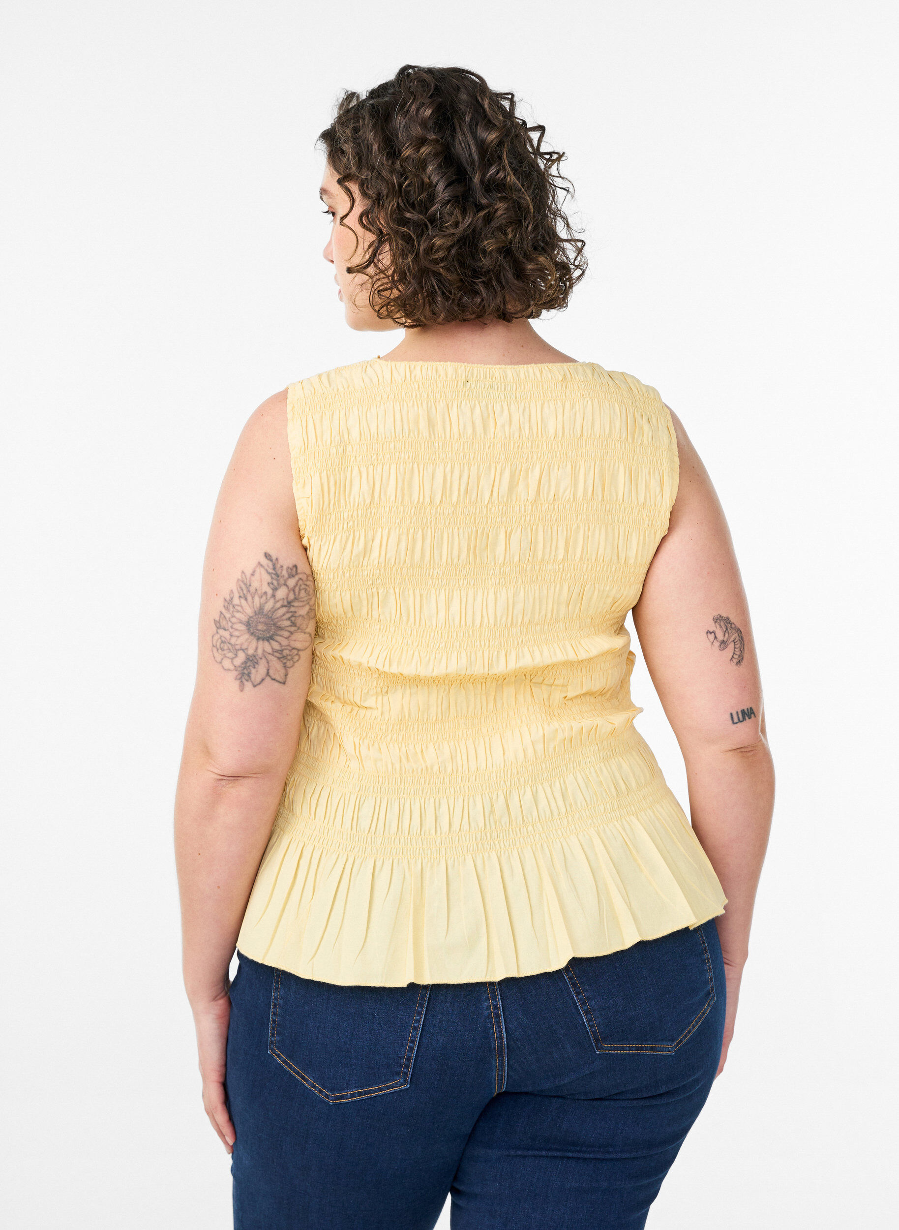 ZizziSmokkitoppi venep&auml;&auml;ntiell&auml; ja peplum-helmalla, Keltainen, Model image number 2