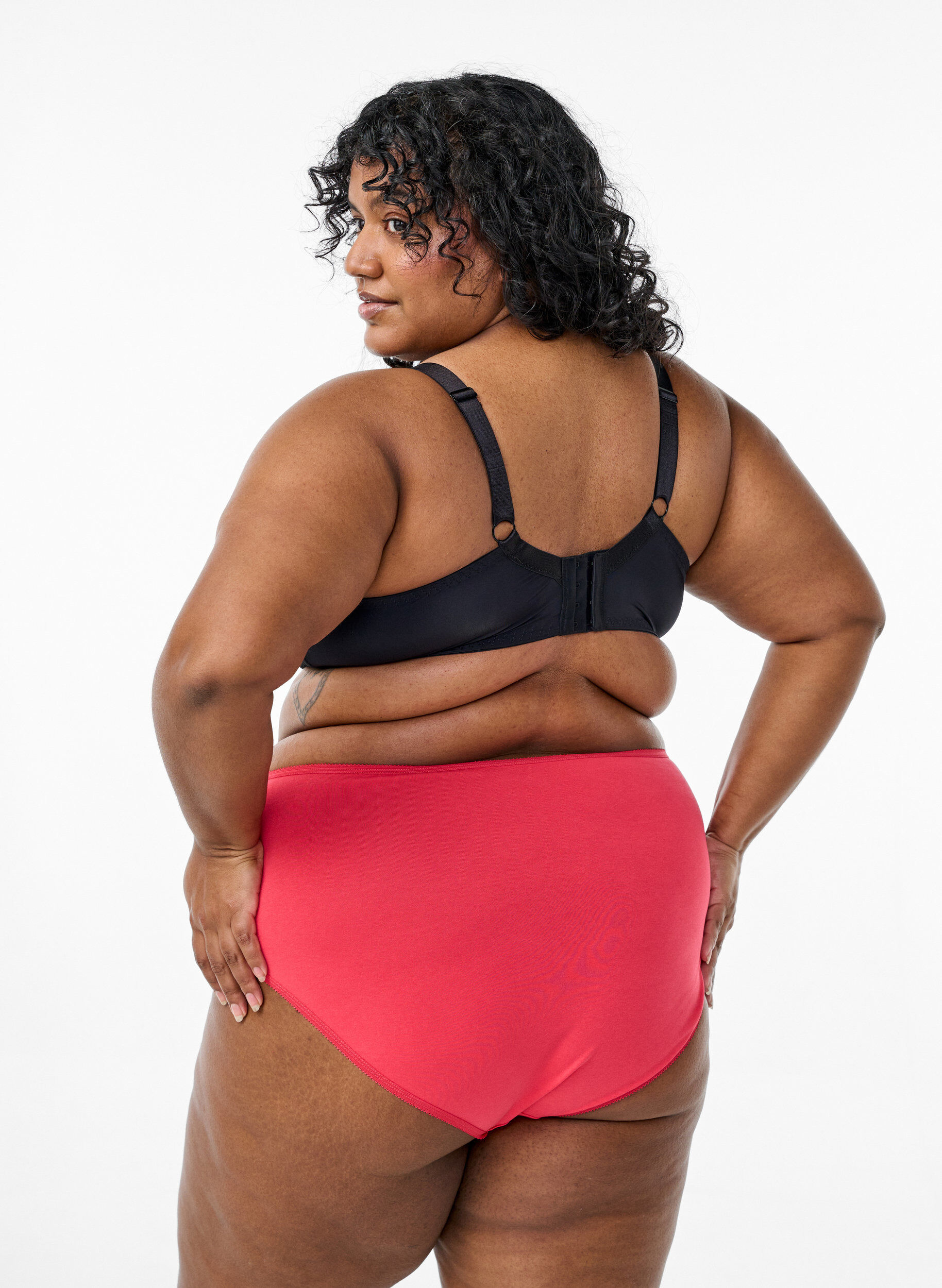 Zizzi 7 kpl paketti pikkuhousuja, joissa normaali vy&ouml;t&auml;r&ouml;, Mixed colours, Model image number 1