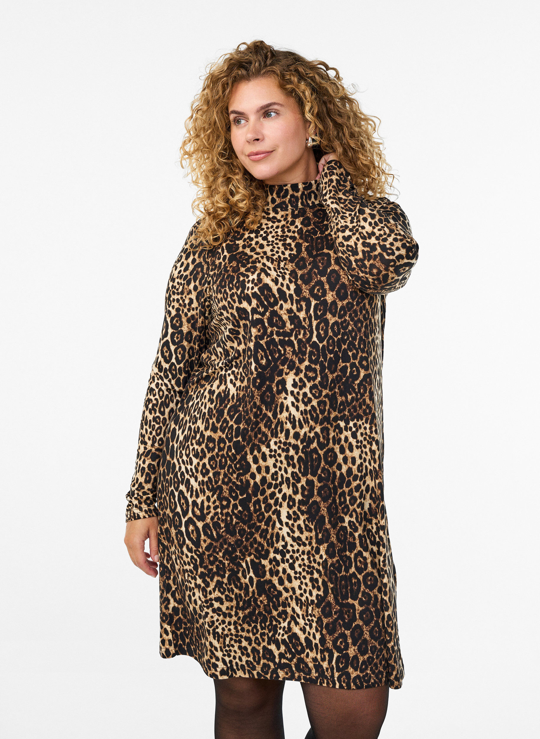 FLASH &ndash; Pitk&auml;hihainen mekko poolokauluksella, Musta, Model