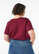 T-paita luomupuuvillasta urheilullisella tekstiprintill&auml;, Punainen, Model image number 2