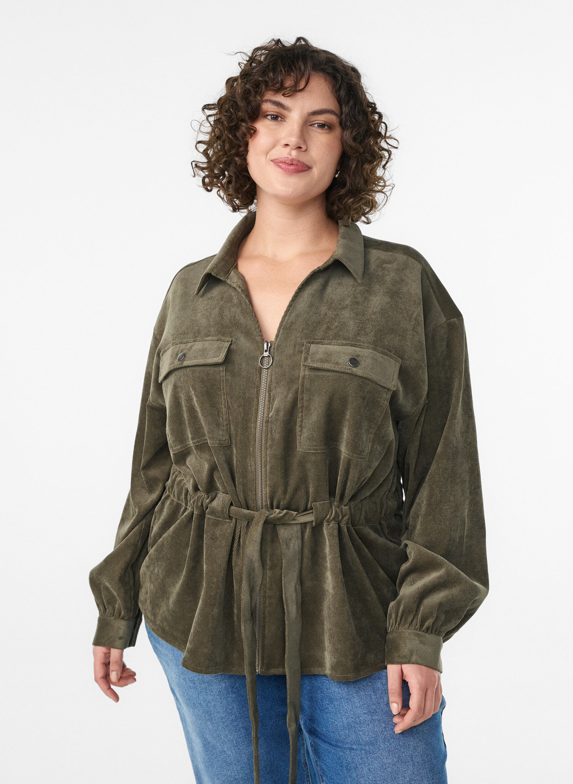 Vakosametista valmistettu paitatakki, jossa on solmittava vy&ouml; ja taskut, Vihre&auml;, Model