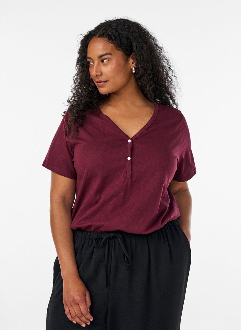 T-paita nappiyksityiskohdalla, Tumma Bordeaux, Model image number 0