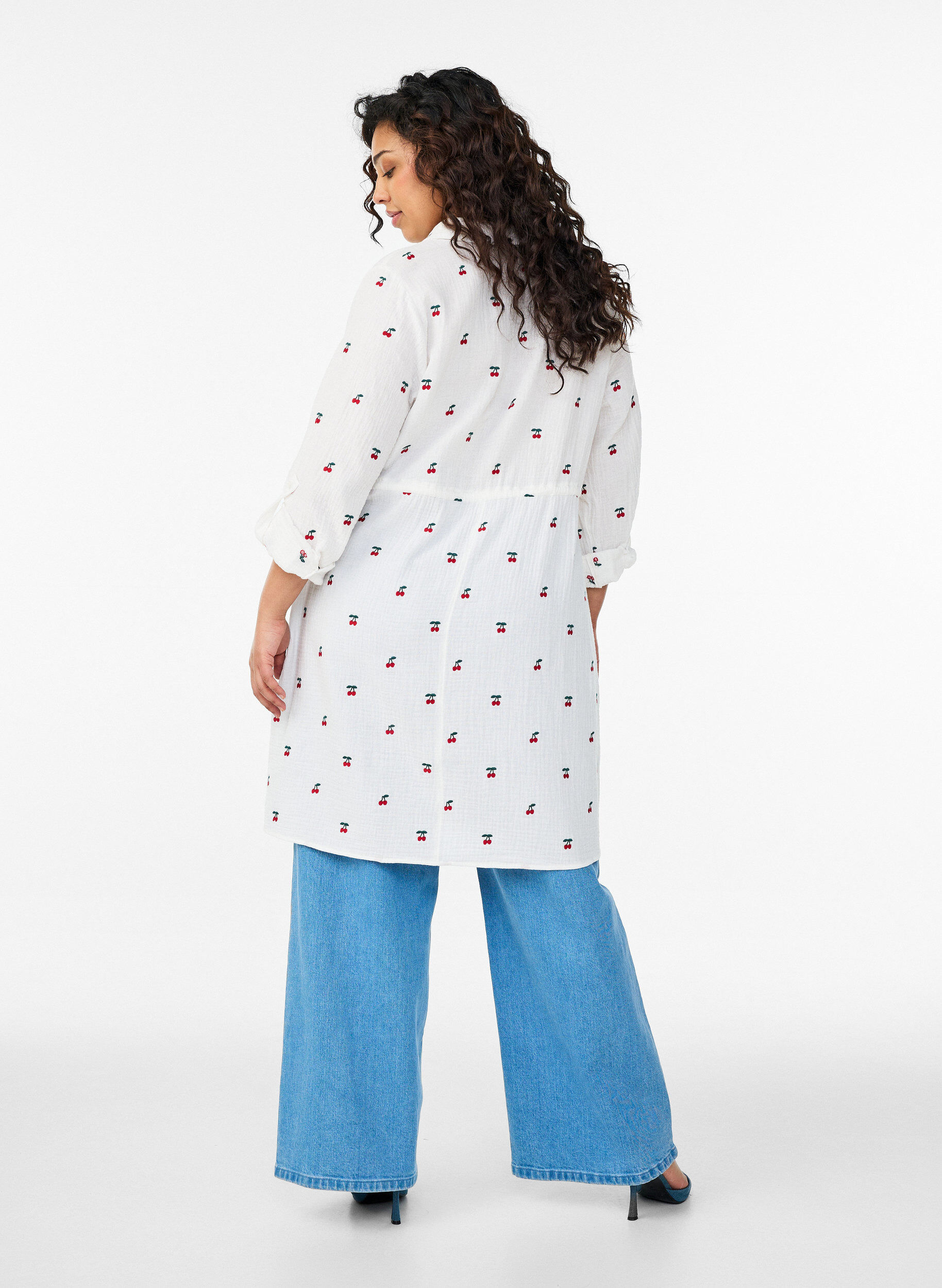 Zizzi Puuvillamusliininen paitamekko kirjailtuine kuvioineen, Vanilja, Model image number 2