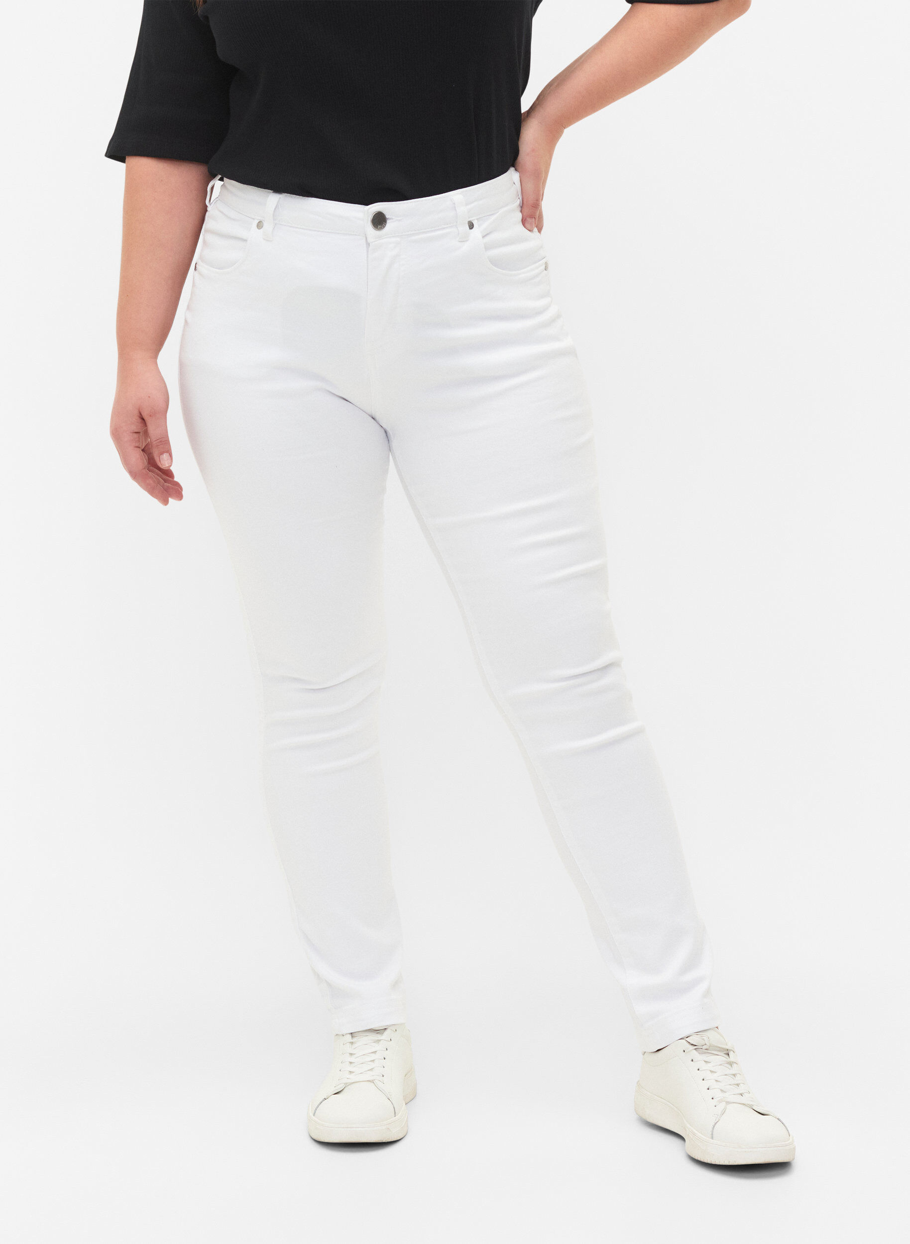 ZizziSlim fit Emily-farkut normaalilla vy&ouml;t&auml;r&ouml;ll&auml;, Valkoinen, Model image number 2