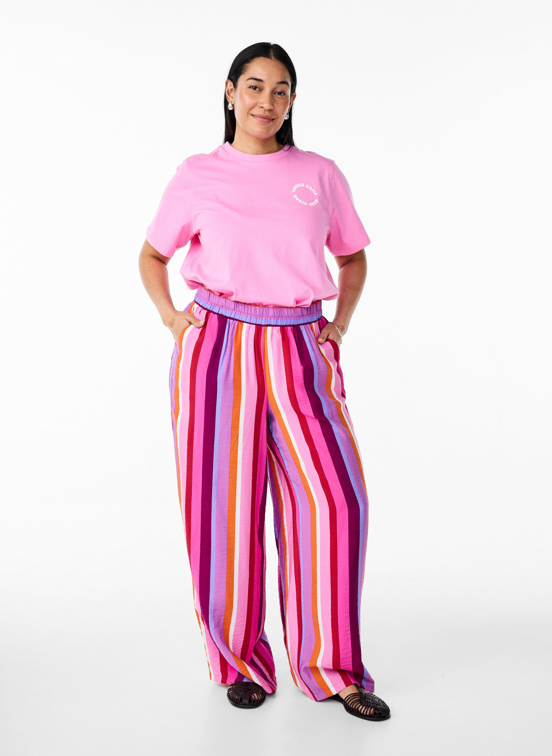 ZizziLuomupuuvillasta valmistettu T-paita tekstill&auml;, Vaaleanpunainen, Model image number 1