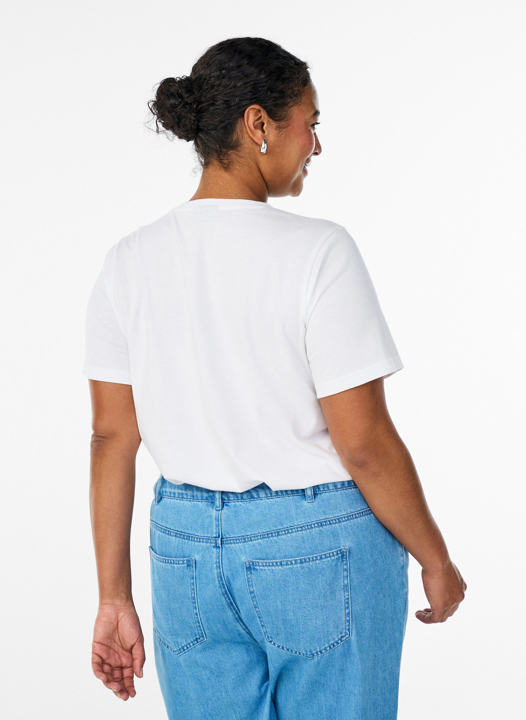 Zizzi Puuvillainen T-paita kirjailulla tekstill&auml;, Valkoinen, Model image number 2