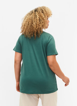 2 perus t-paitaa puuvillasta, Mallard Green/Black, Model image number 1