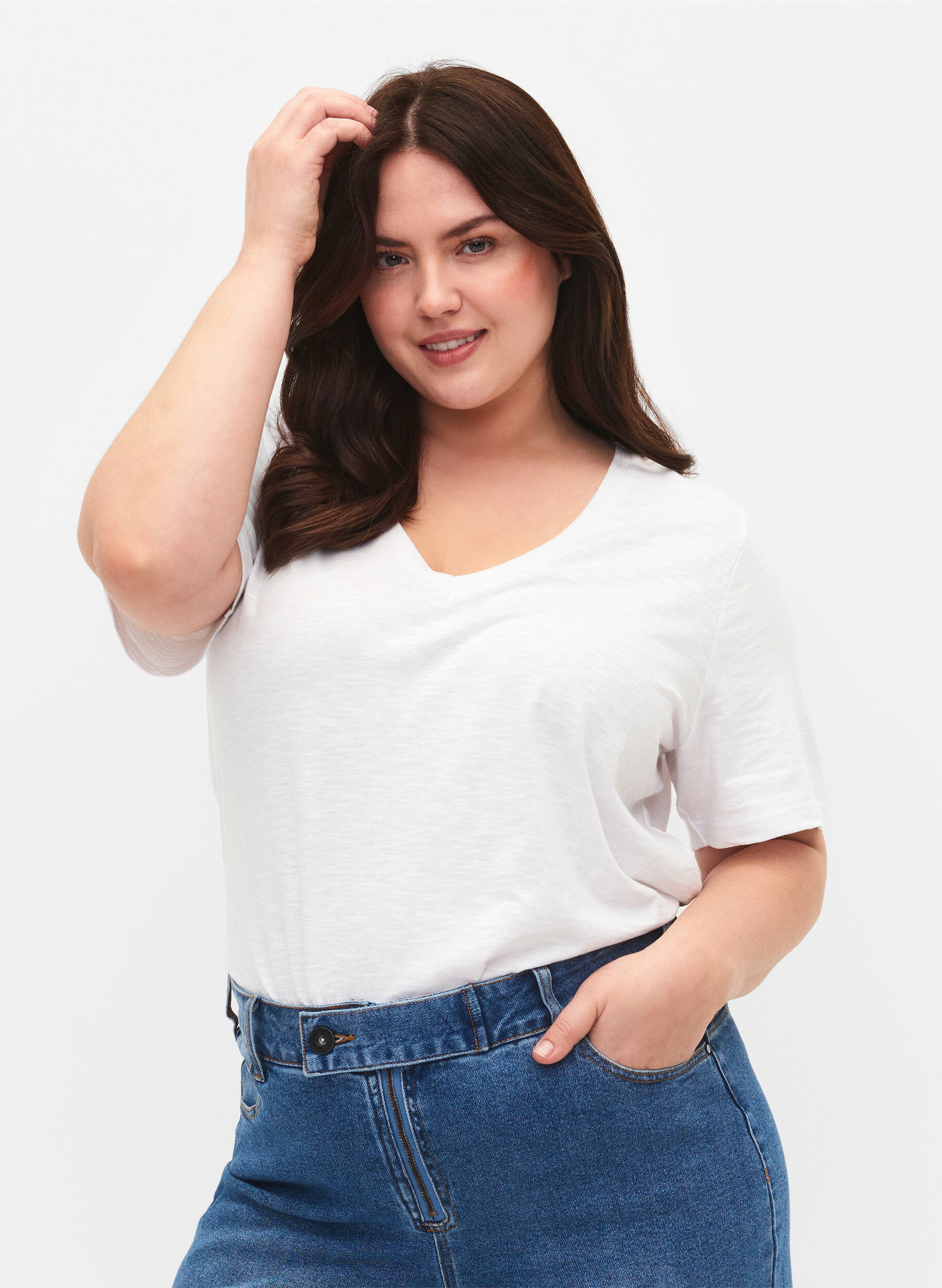 Lyhythihainen perus t-paita v-p&auml;&auml;ntiell&auml;, Valkoinen, Model