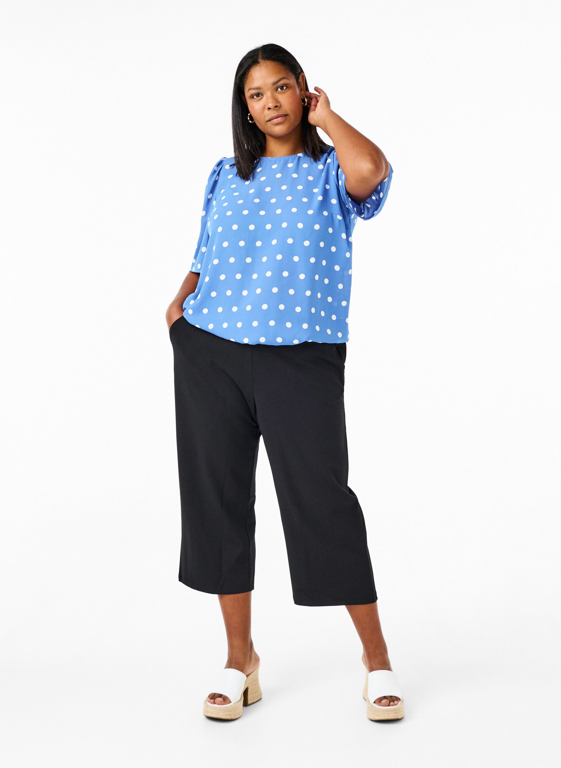 Zizzi Pistekuvioitu pusero lyhyill&auml; hihoilla, River S. White Dot, Model image number 2