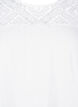Lyhythihainen viskoosipusero pitsisomisteella, Bright White, Packshot image number 2