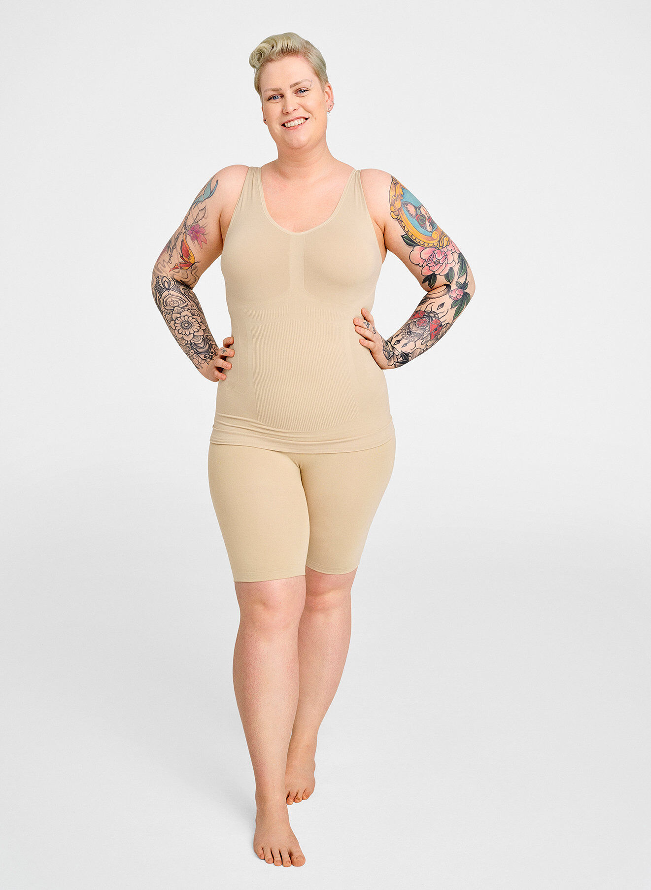 Zizzi Korkeavy&ouml;t&auml;r&ouml;iset shapewear-shortsit, Beige, Image image number 0