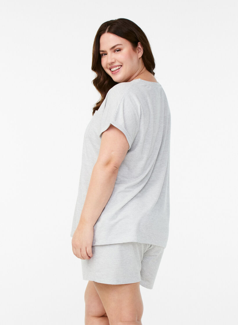 Raidalliset korkeavyötäröiset pyjamashortsit, LGM Stripe, Model image number 1