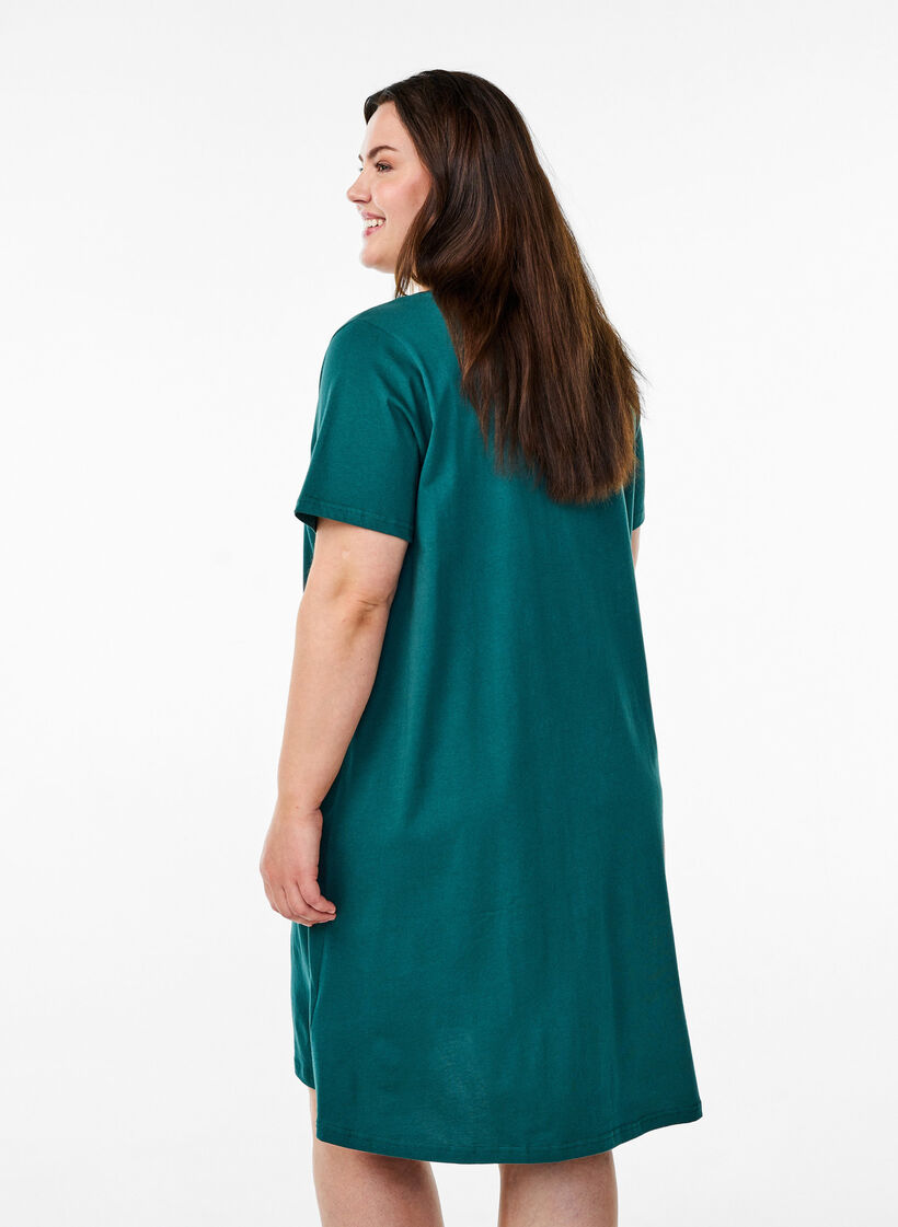 Luomupuuvillasta valmistettu v-aukkoinen y&ouml;paita, Vihre&auml;, Model image number 2