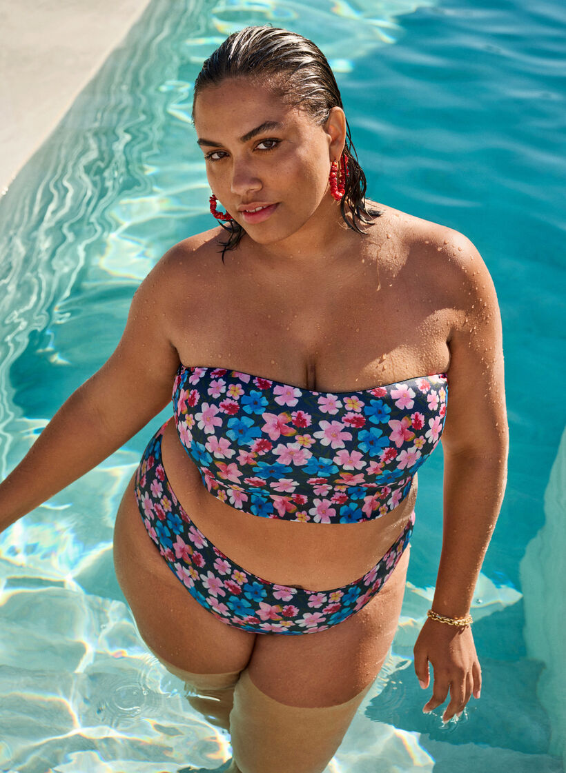 Kukalliset brazilian-malliset bikinihousut, Punainen, Image