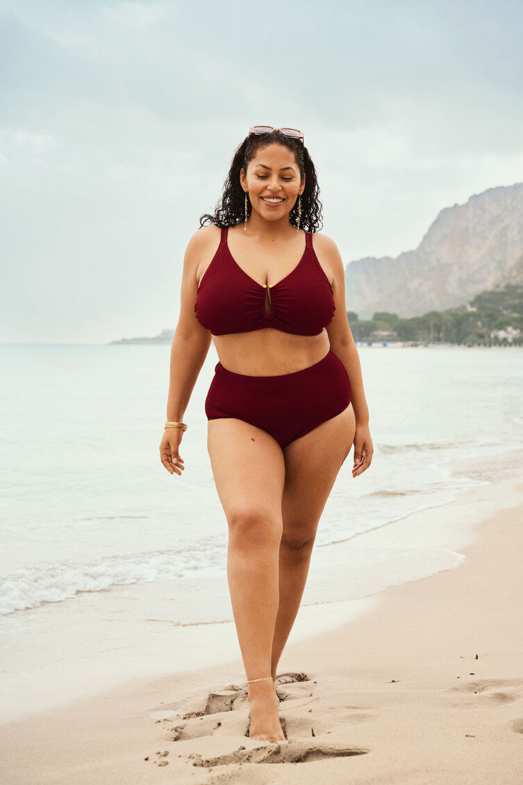 Bikini yksityiskohdilla, , Model