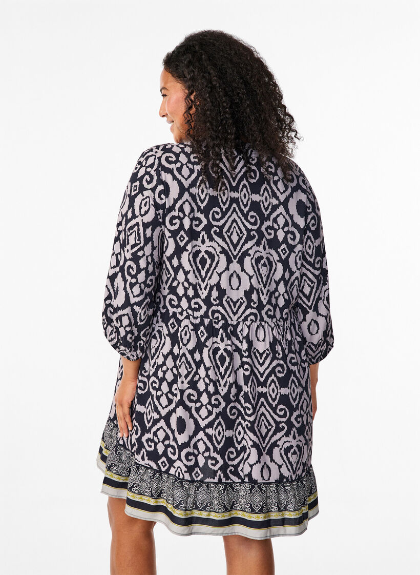 Lyhyt painokuvioitu A-linjainen mekko, Black AOP, Model image number 1