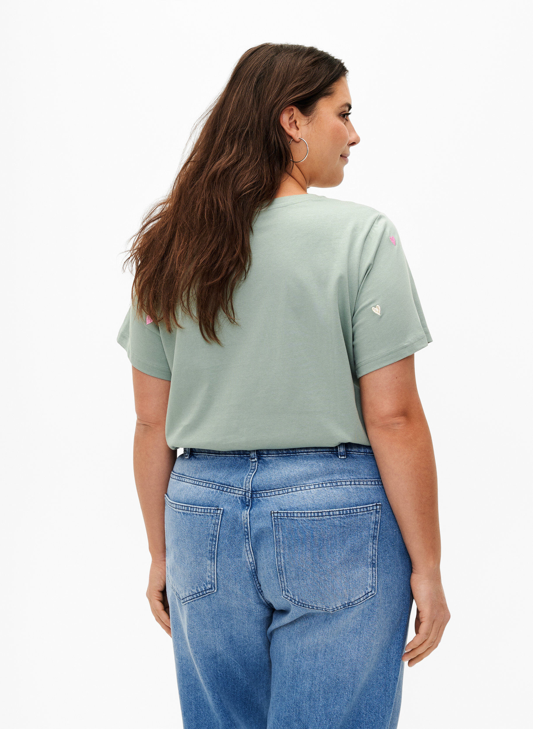 Zizzi Luomupuuvillasta valmistettu T-paita syd&auml;mill&auml;., Chinois G. Love Emb., Model image number 1