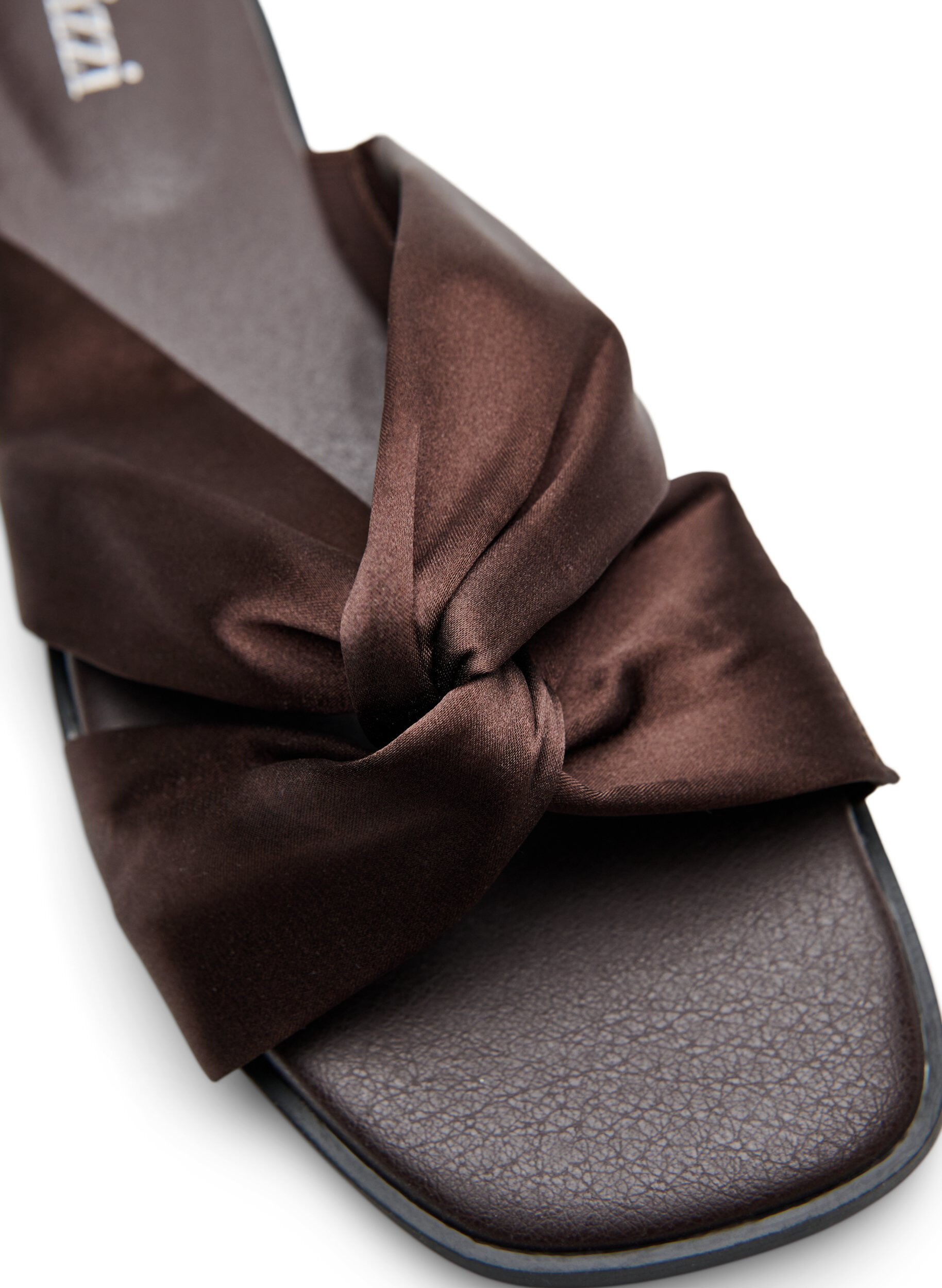 Zizzi Matalat sandaalit ristikk&auml;isill&auml; satiinihihnoilla, Ruskea, Packshot image number 2