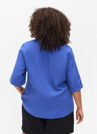 Lyhythihainen paita rintataskuilla, Dazzling Blue, Model image number 1