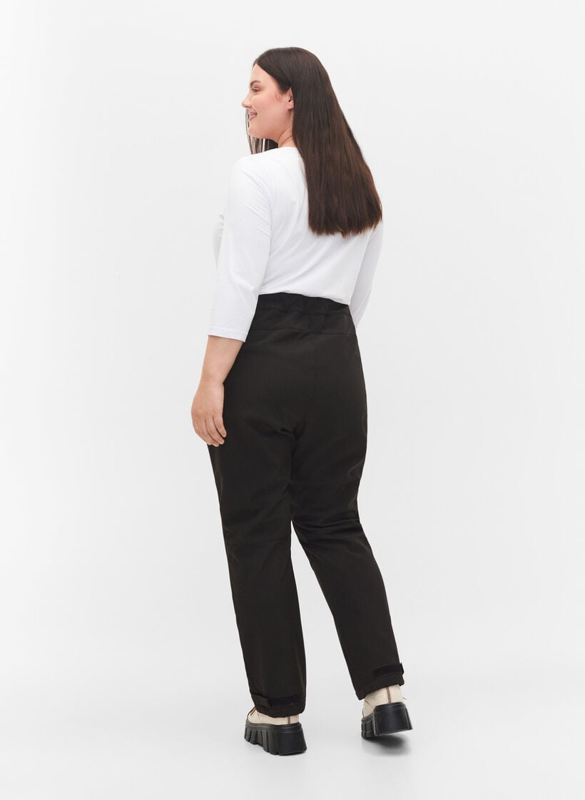 Softshell-housut s&auml;&auml;dett&auml;v&auml;ll&auml; tarralla, Musta, Model image number 2