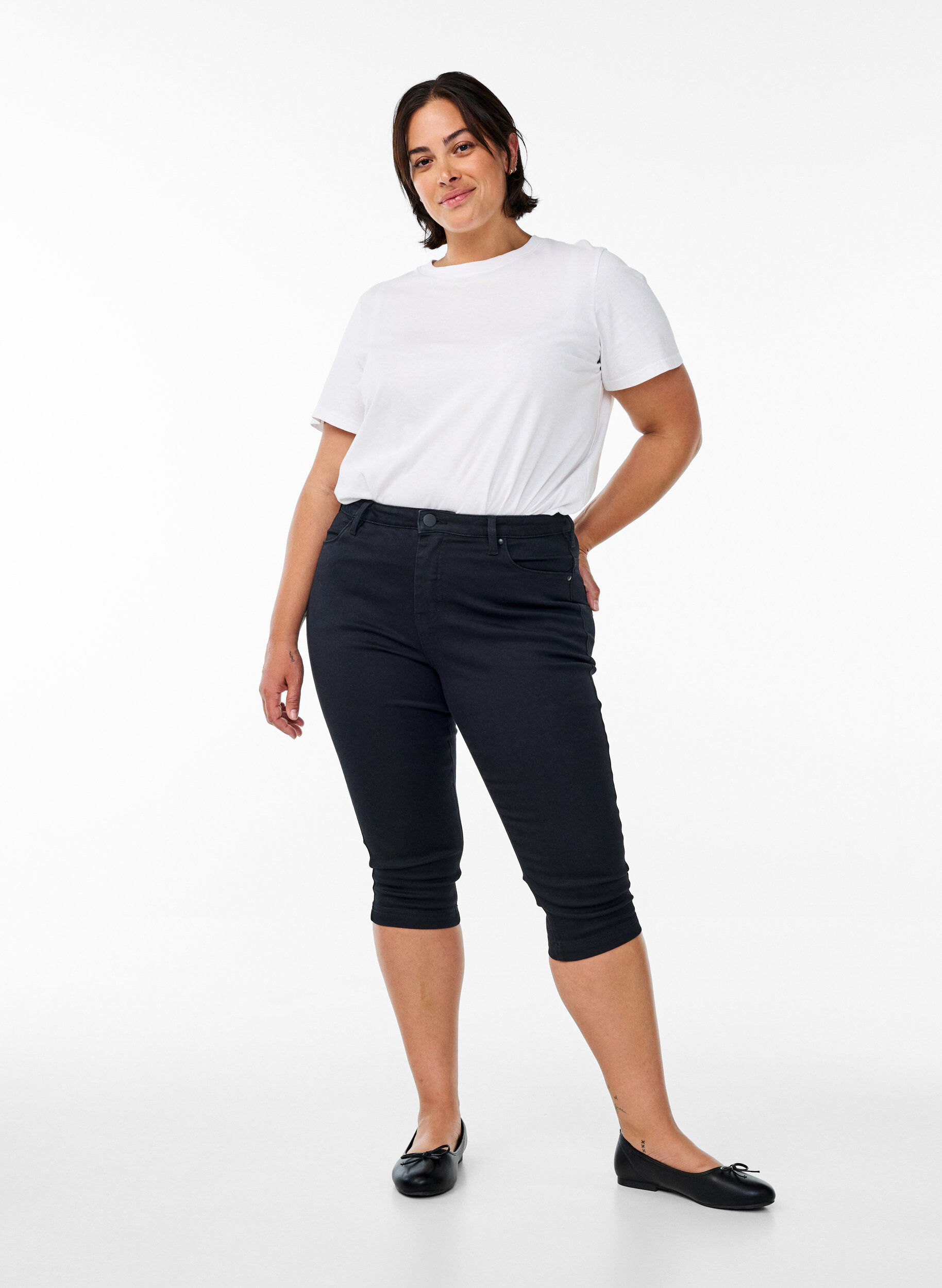 Korkeavy&ouml;t&auml;r&ouml;iset Amy-farkkucaprit super slim fit, Musta, Model