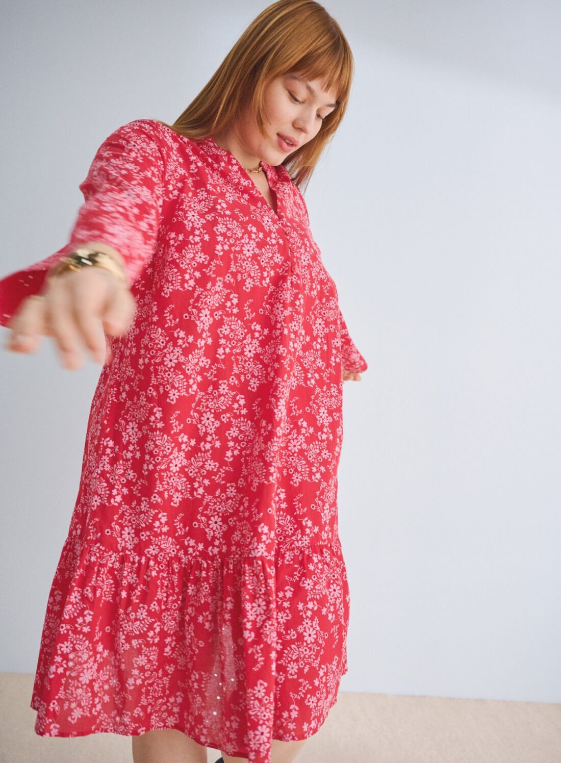 Mekko punainen kukkia, , Model