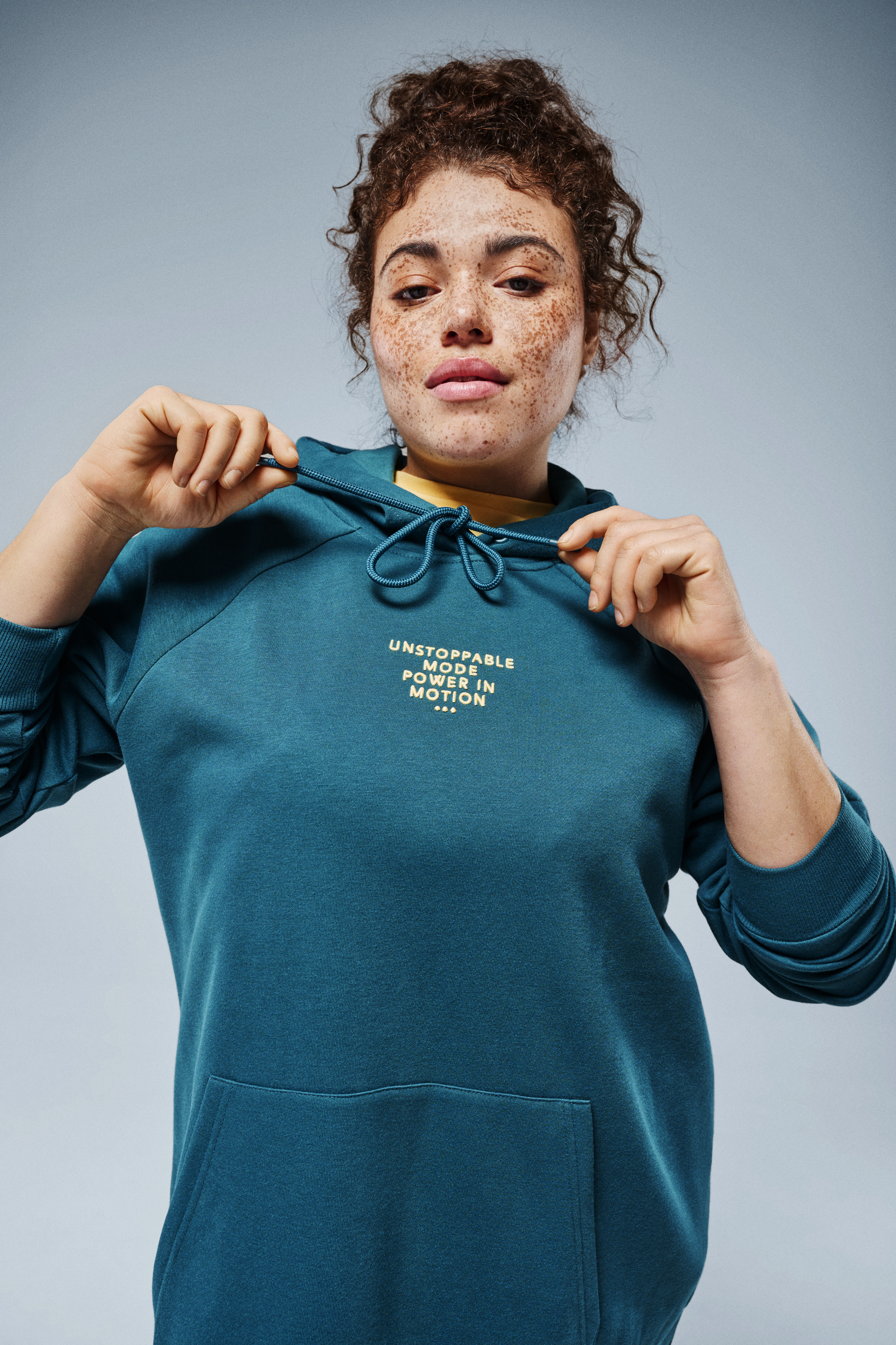 Zizzi T-paita ja huppari, , Model