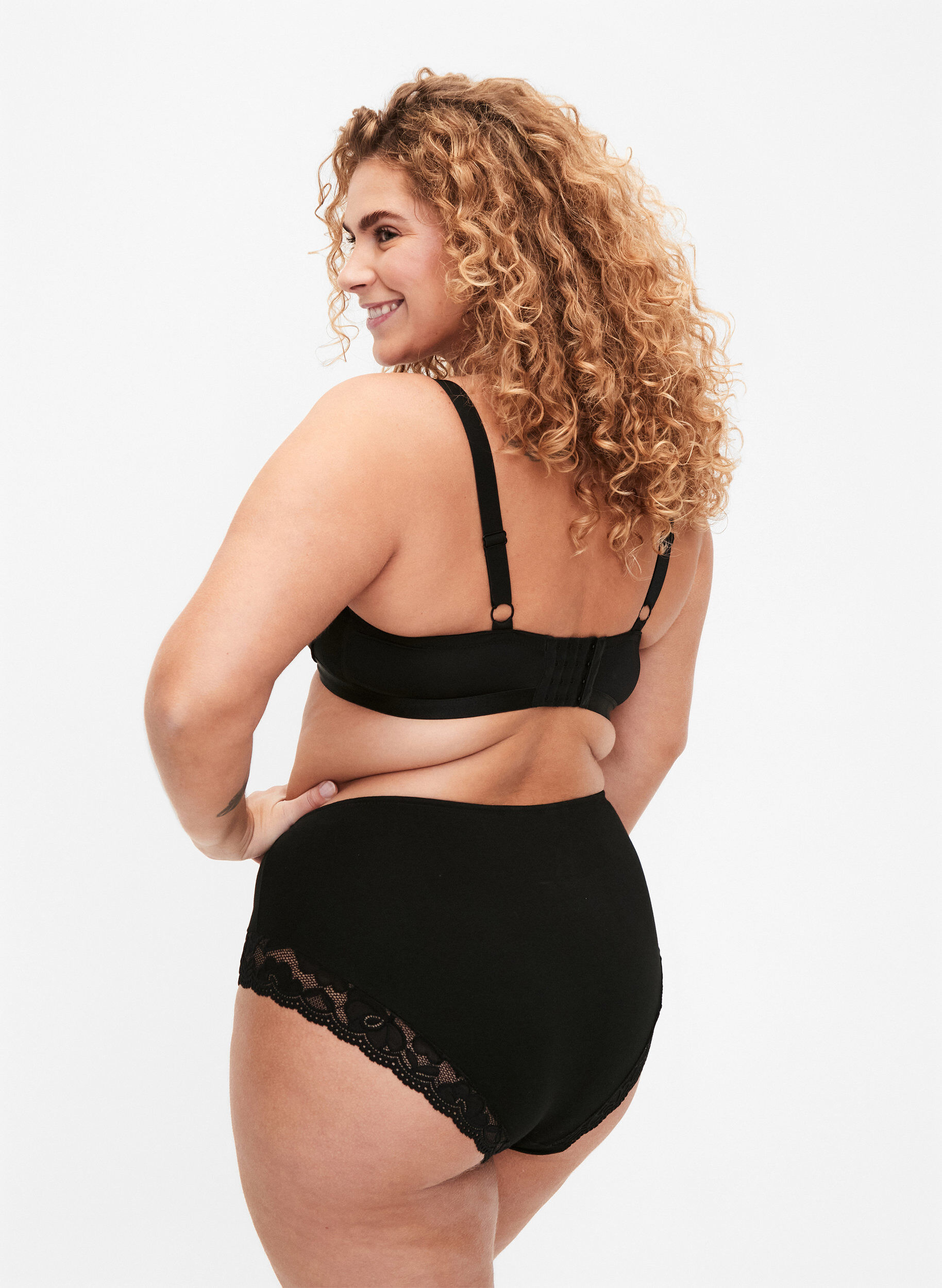 Zizzi 3 kpl hipster-alushousuja pitsireunuksella, Musta, Model image number 2