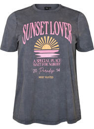 Puuvillainen T-paita etupainatuksella ja pestyll&auml; lookilla, Harmaa