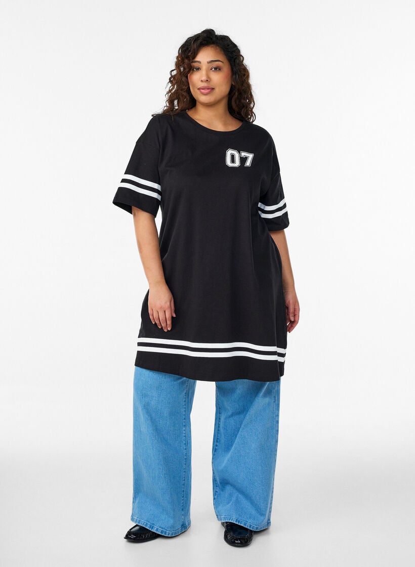 Lyhyt T-paitamekko sporttisilla yksityiskohdilla, Musta, Model image number 1