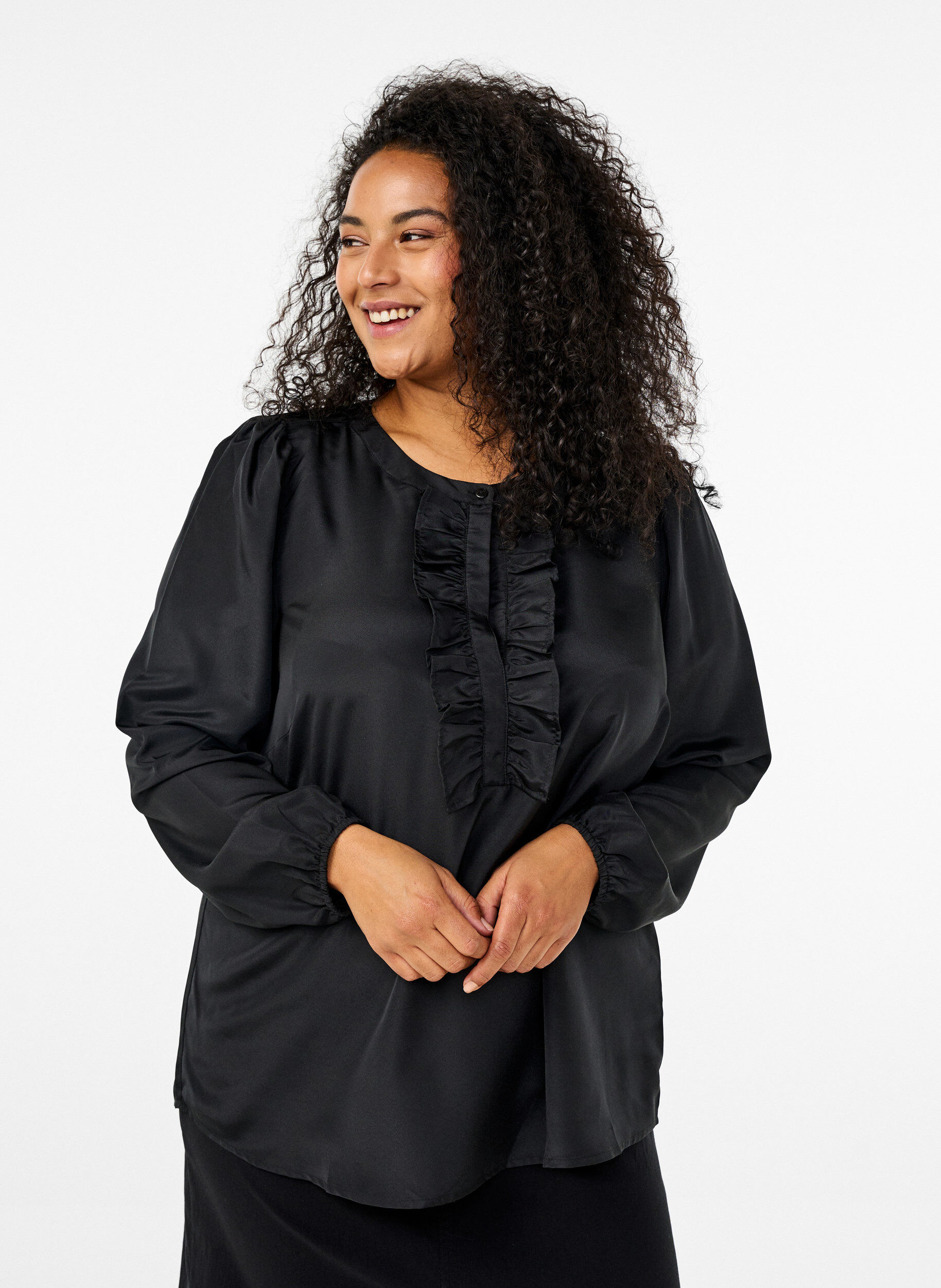 Zizzi Satiinipusero r&ouml;yhel&ouml;yksityiskohdilla, Black, Model image number 0