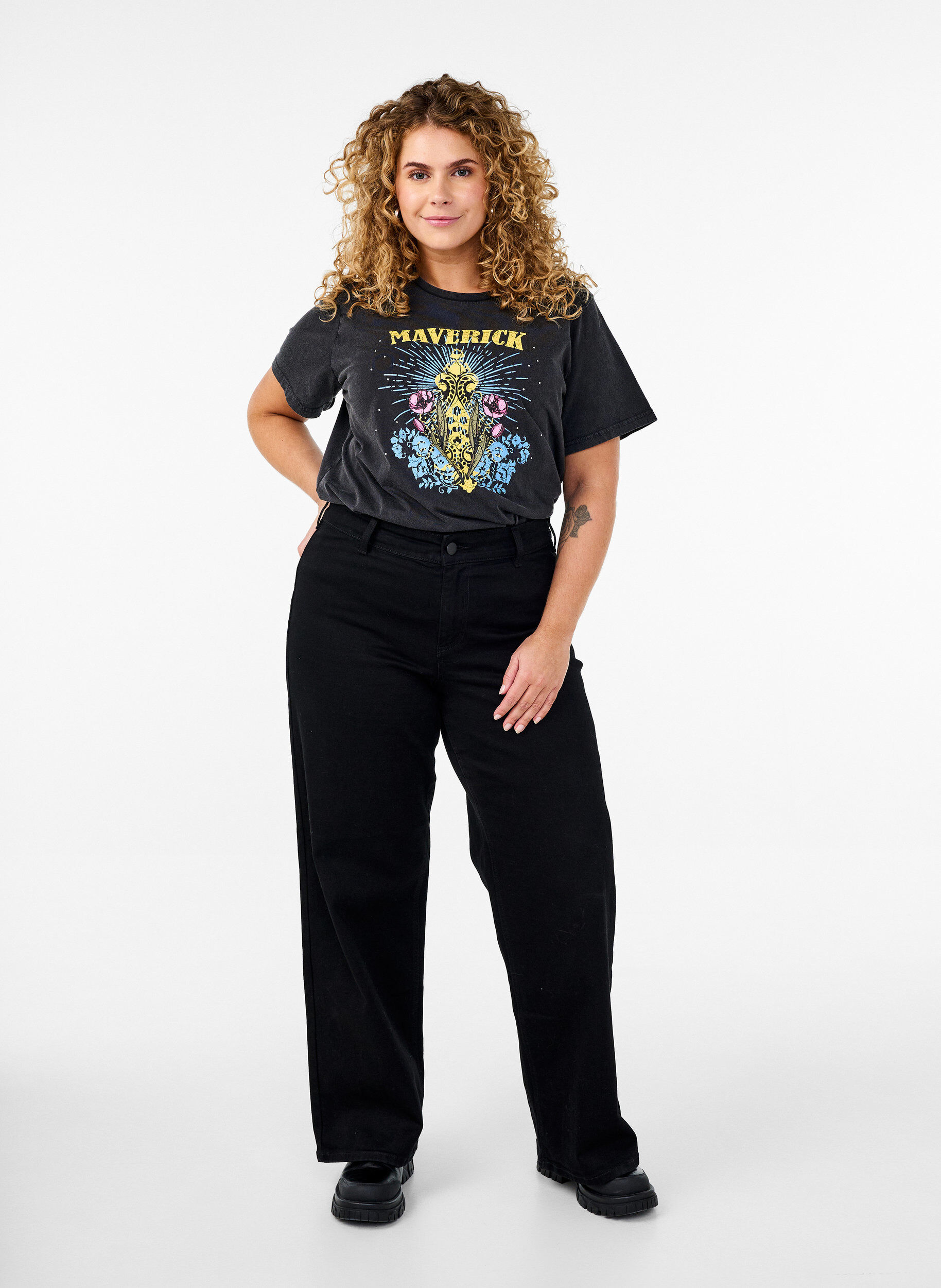 Zizzi T-paita luomupuuvillasta graafisella printill&auml;, Harmaa, Model image number 1