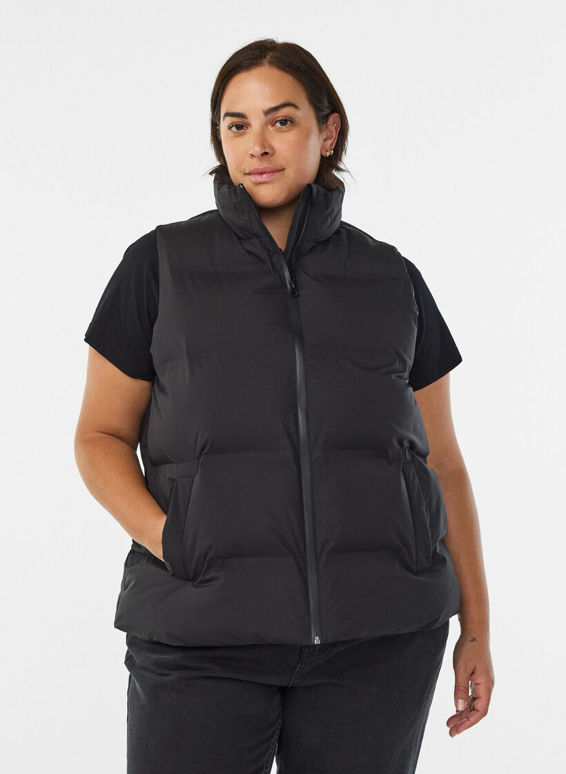 Lyhyt toppaliivi korkealla kauluksella, Musta, Model image number 0