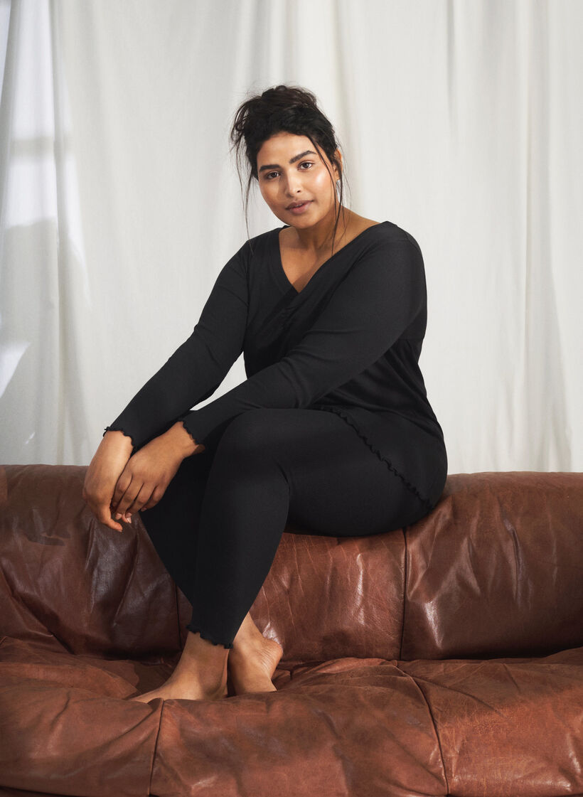 Tyköistuvat ribatut housut, Black, Image image number 0