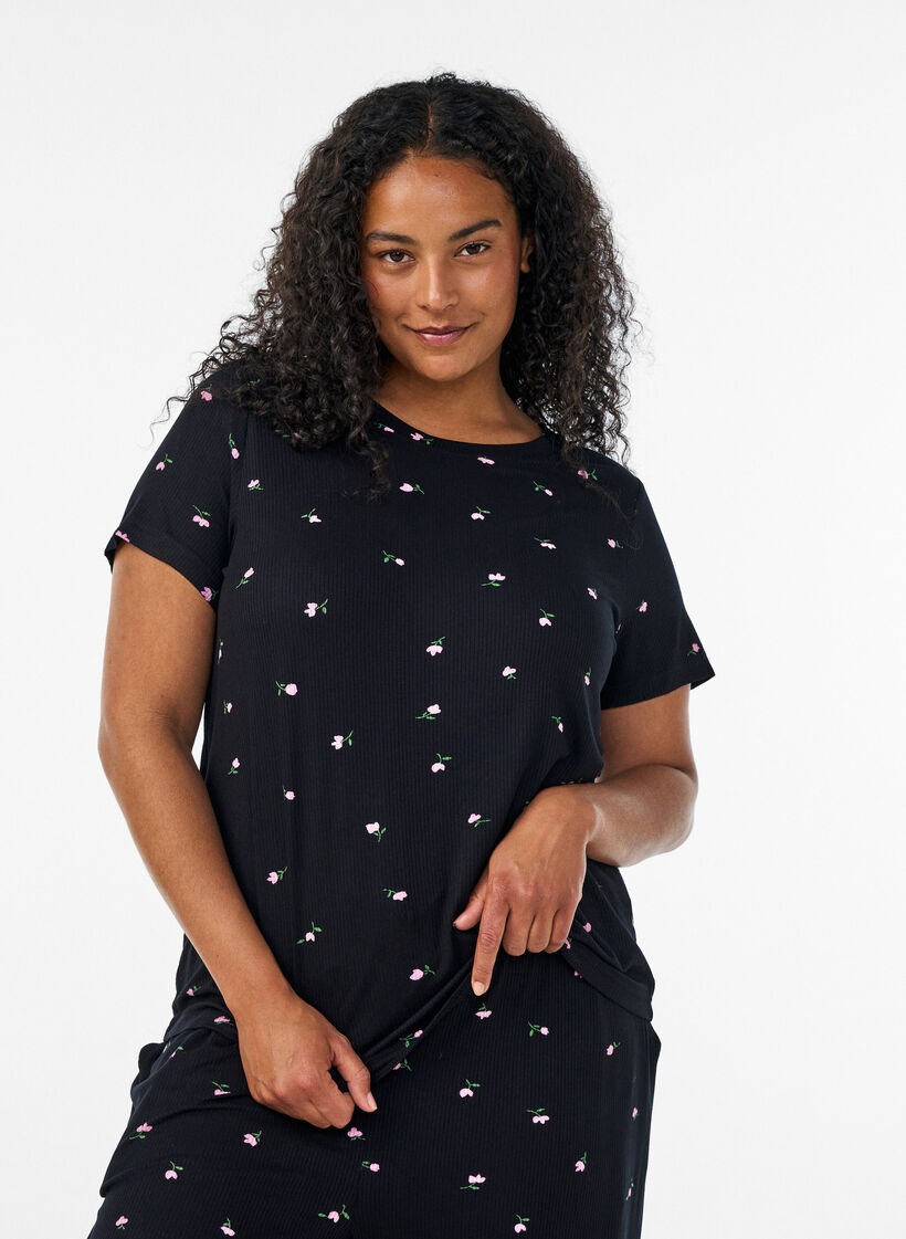 Pyjaman yl&auml;osa kukkakuviolla ja ribatulla tekstuurilla, Musta, Model image number 0