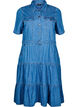 Midimittainen denimmekko napeilla ja lyhyill&auml; hihoilla, Sininen, Packshot image number 0