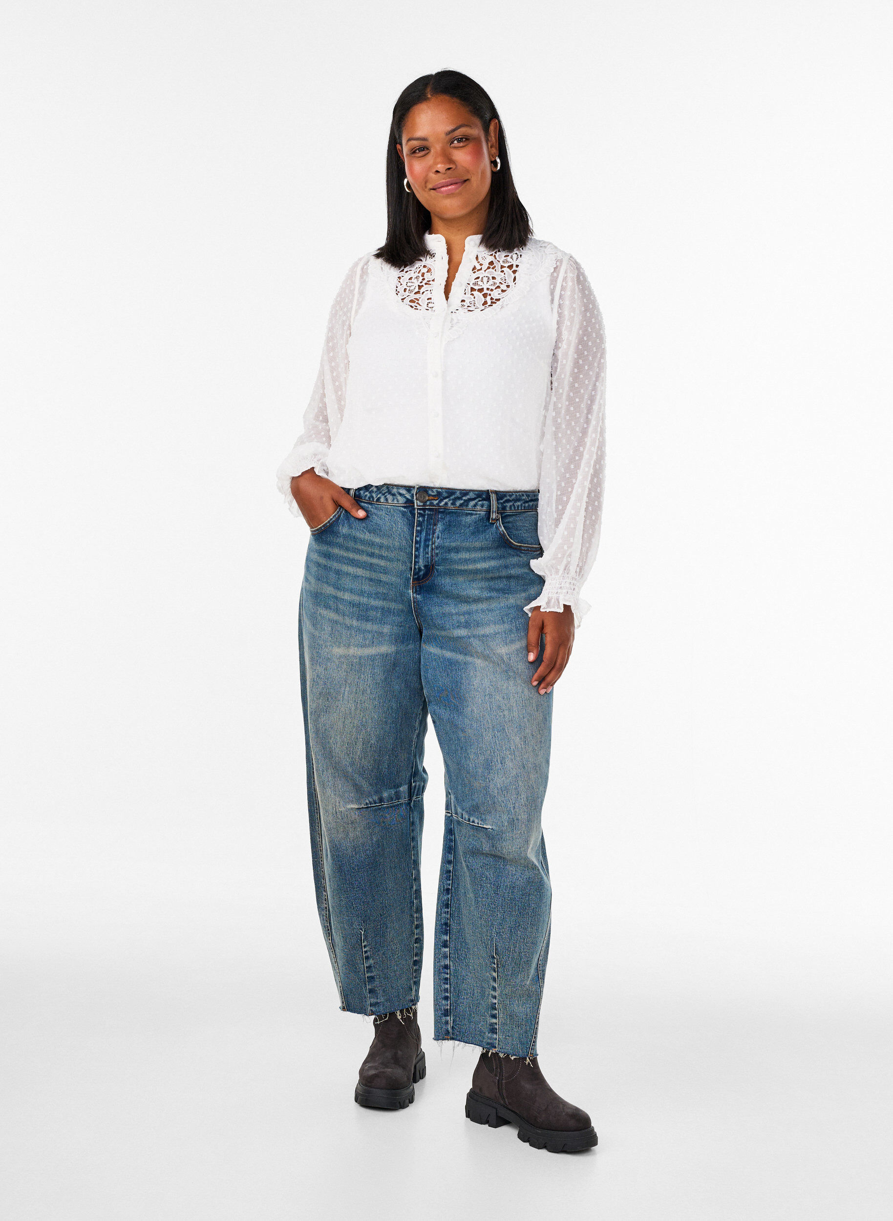 ZizziPaitapusero pitsisomisteella ja pilkkukuviolla, Vanilja, Model image number 1