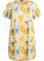 Lyhyt mekko, jossa on ryppyinen pinta ja lyhyet hihat, Keltainen