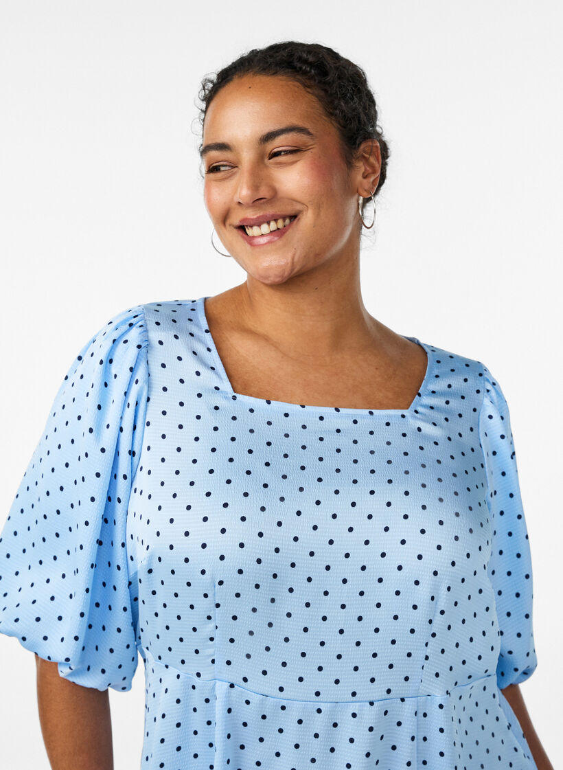 Midi-mekko pilkkukuosilla ja neli&ouml;p&auml;&auml;ntiell&auml;, Sininen, Model image number 3