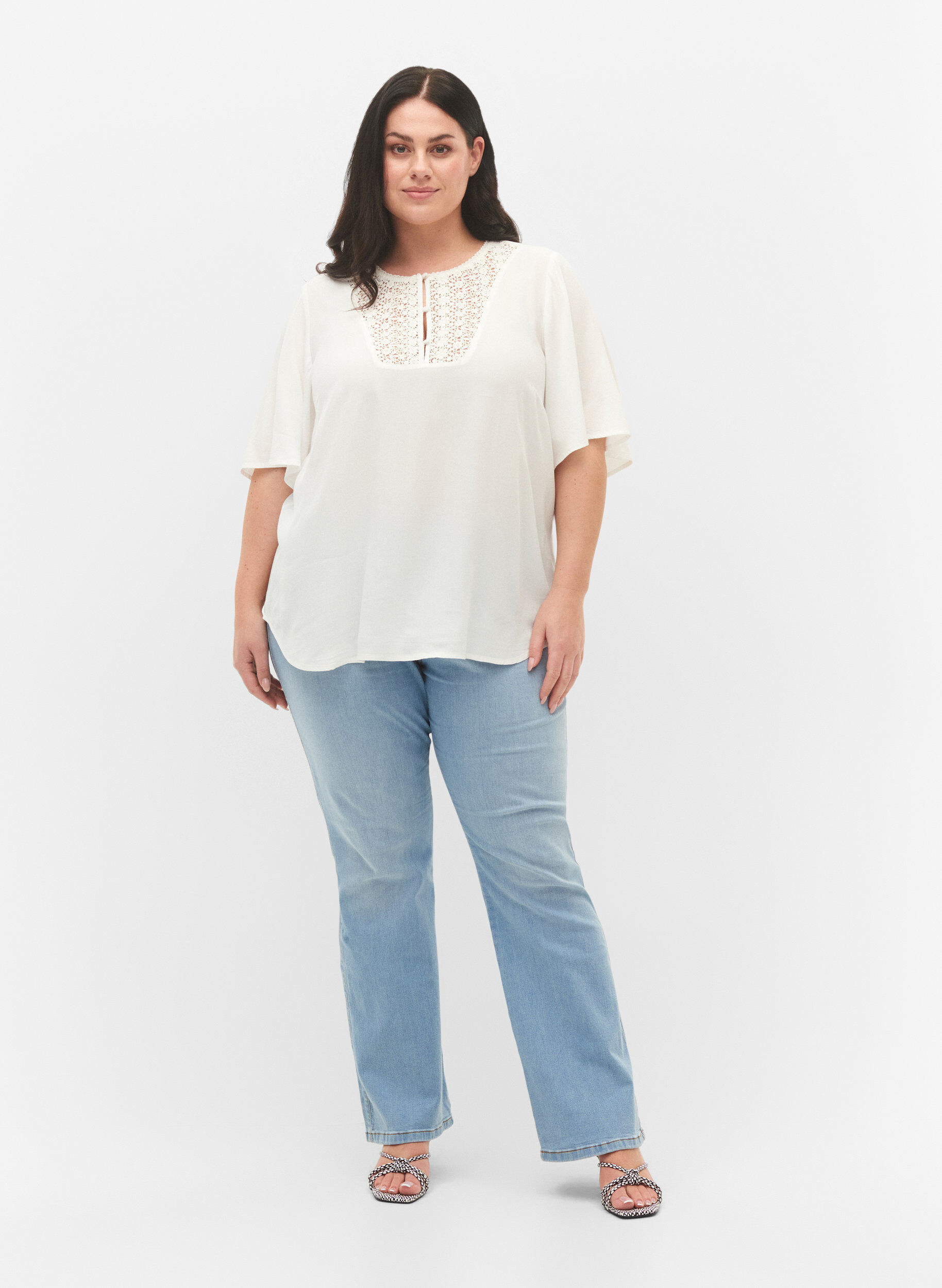 Zizzi Viskoosipusero puolipitkill&auml; hihoilla ja kirjotuilla yksityiskohdilla, Snow White, Model image number 2