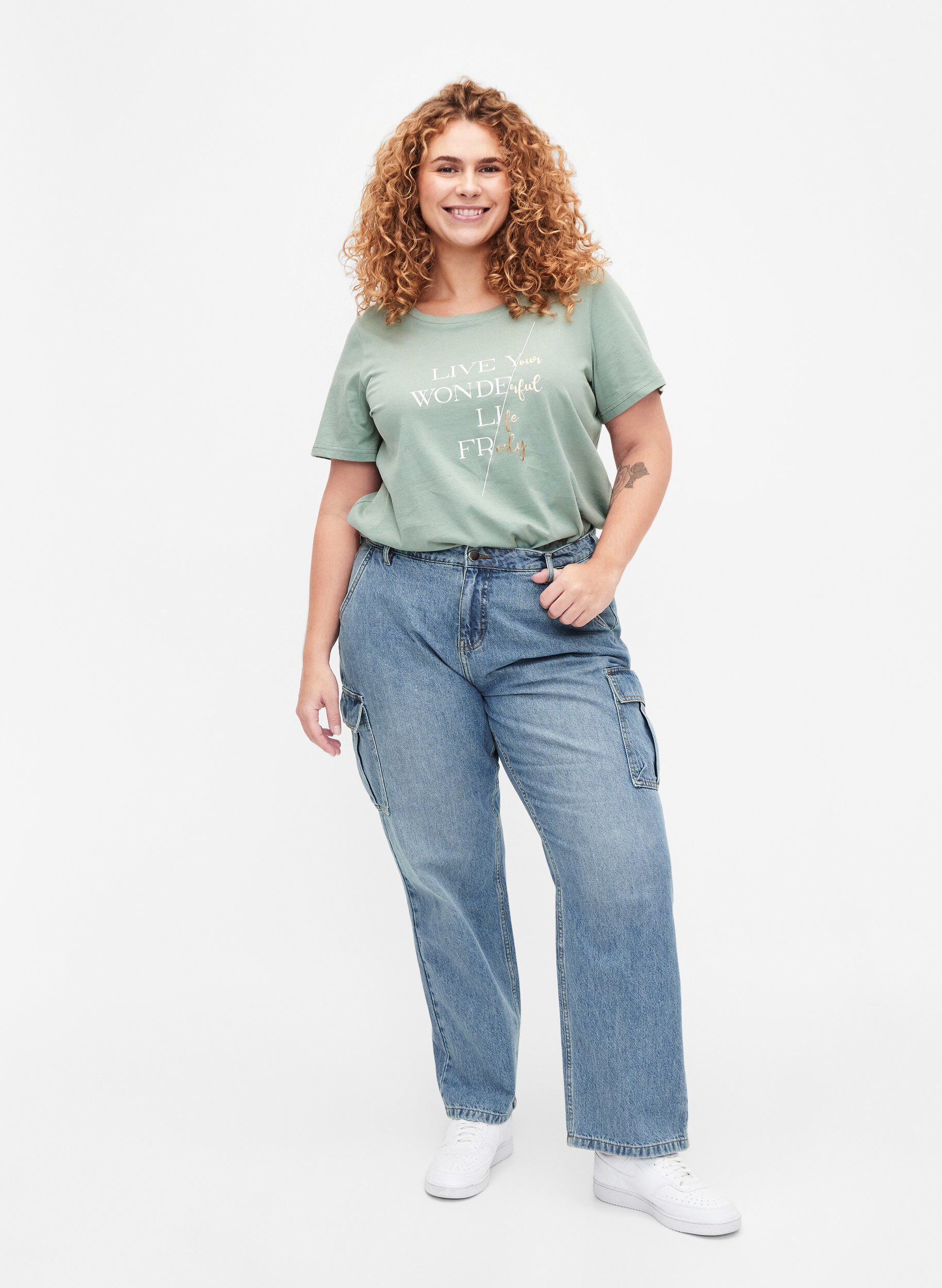 Zizzi Lyhythihainen puuvillainen t-paita joustoreunuksella , Chinois G. W. Live, Model image number 2