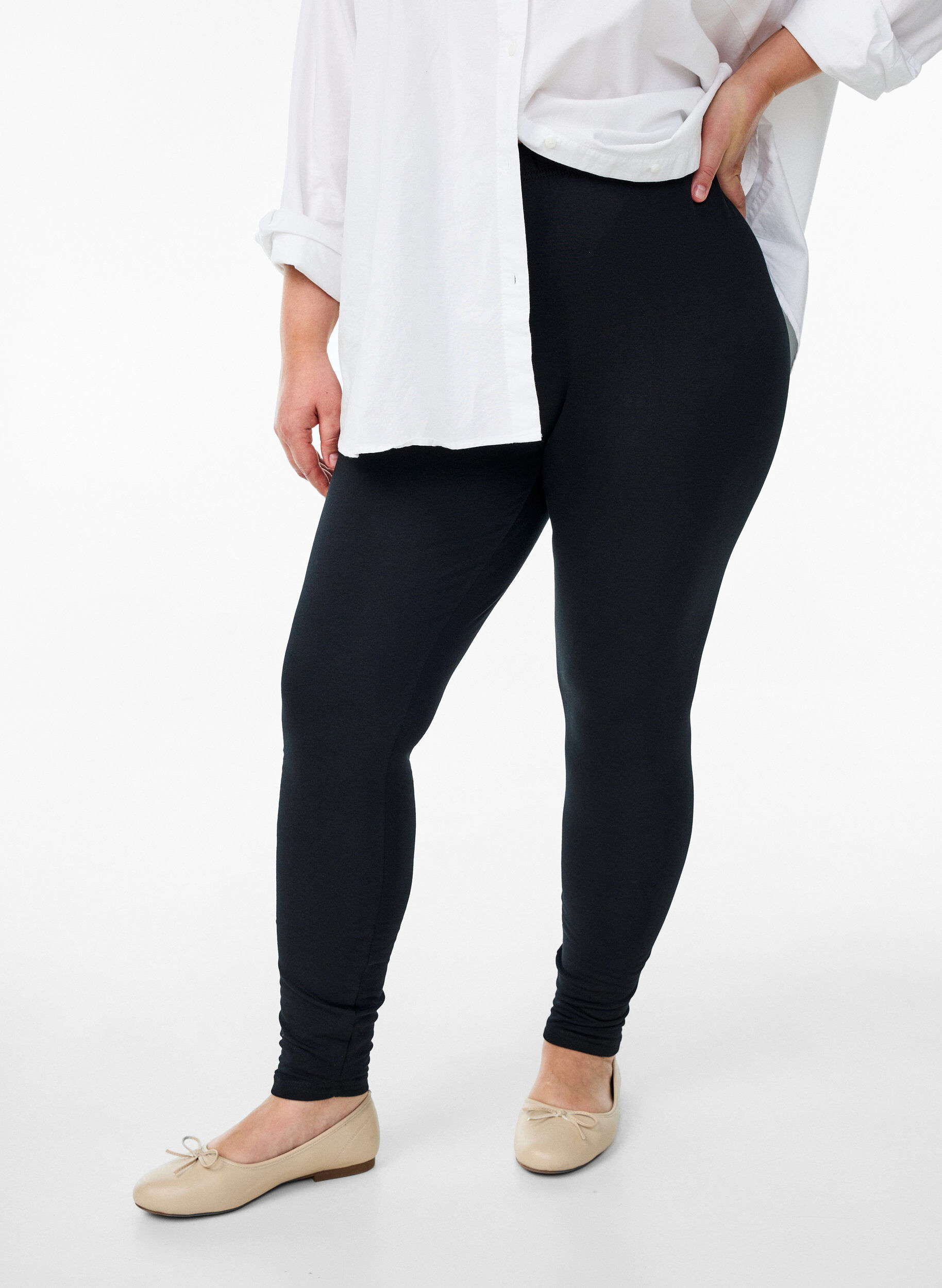Puuvillaiset leggingsit vuorella , Musta, Model