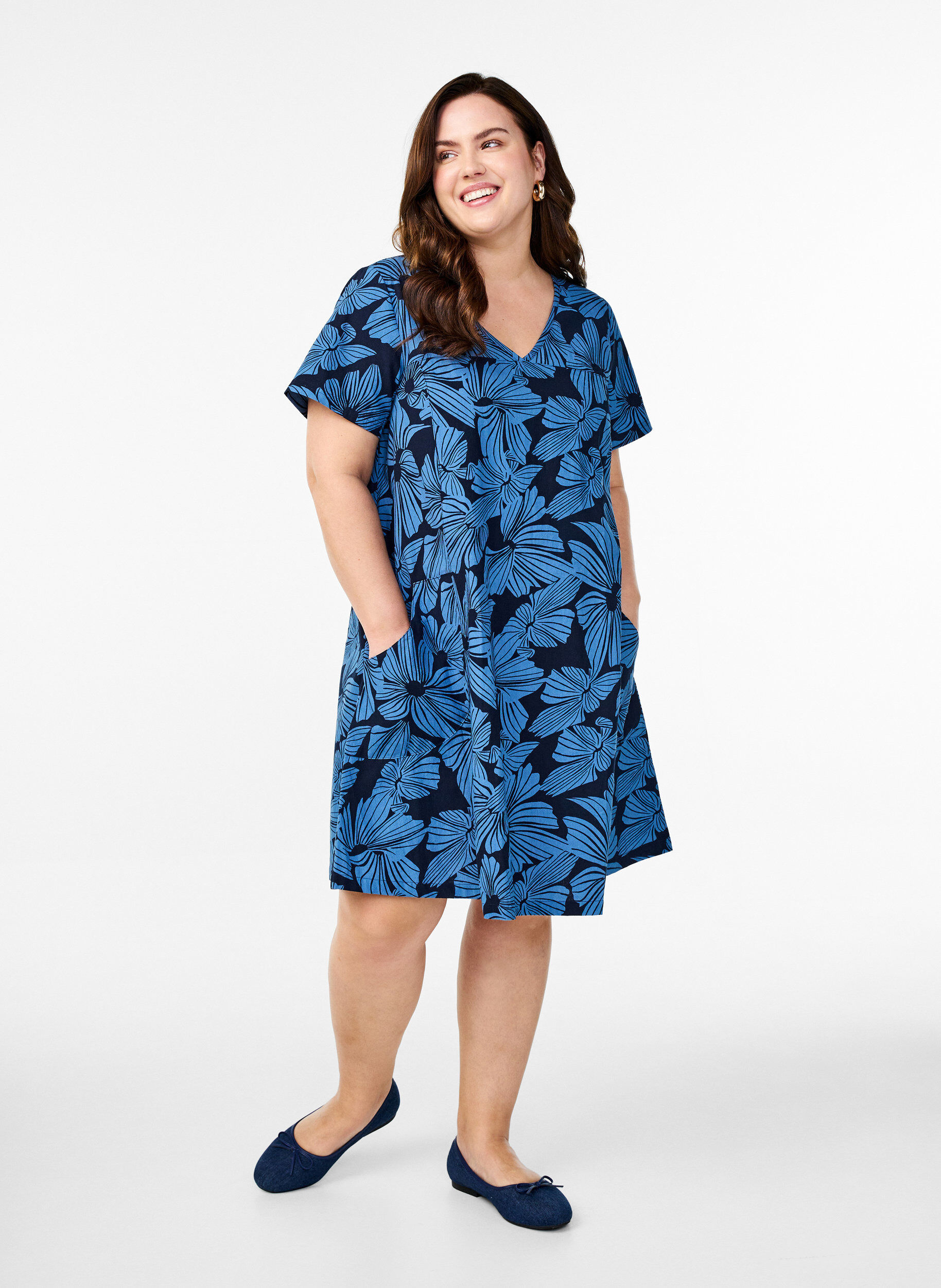 ZizziLyhyt a-linjainen mekko kukkakuviolla, Sininen, Model image number 1