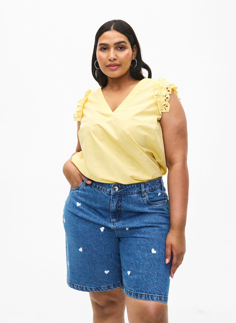 Korkeavyötäröiset farkkushortsit, joissa on kirjailtuja sydämiä, Sininen, Model image number 0