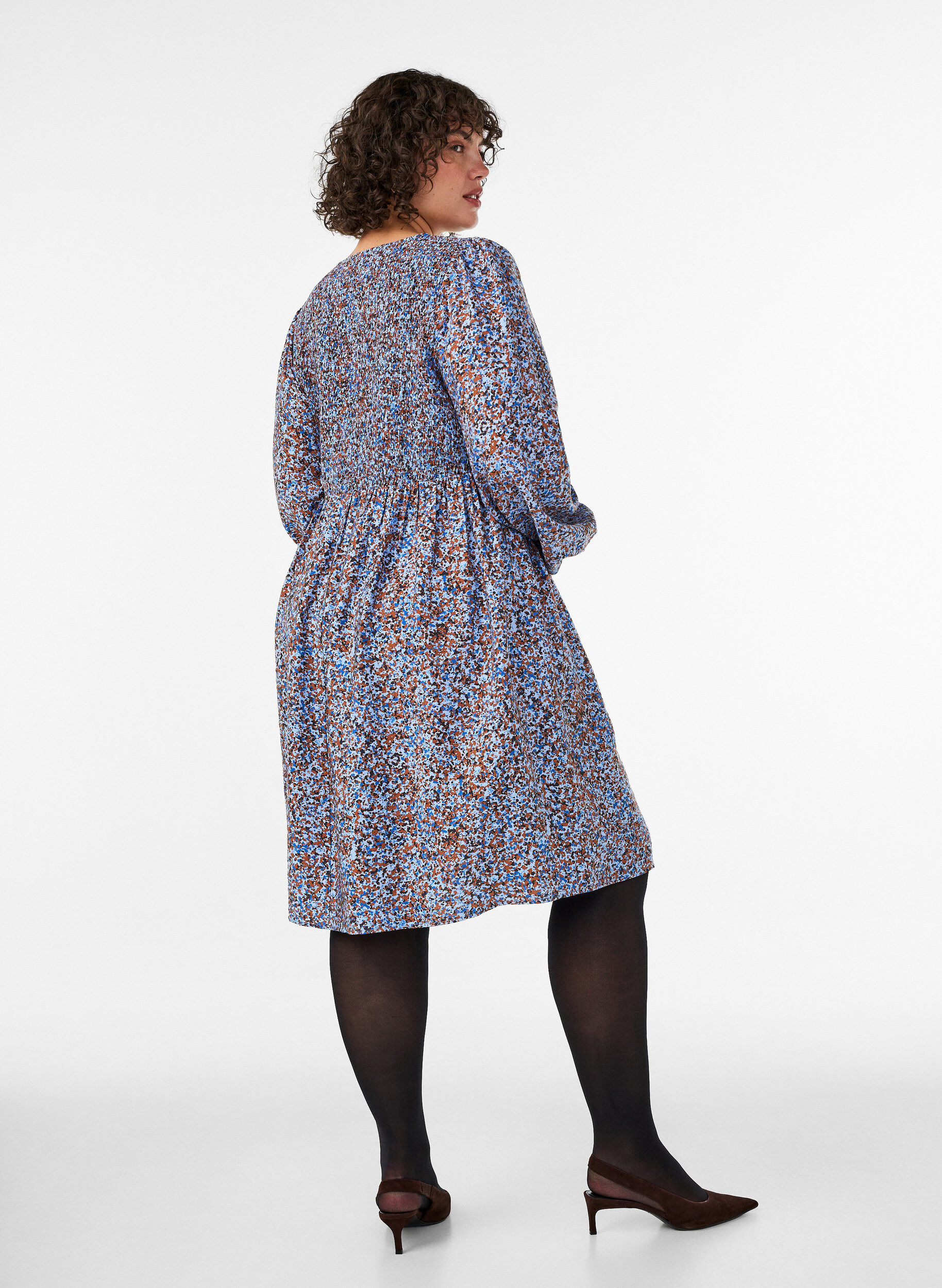ZizziViscose-mekko smokkirypytyksell&auml; ja kauttaaltaan kuvioitu, Sininen, Model image number 2