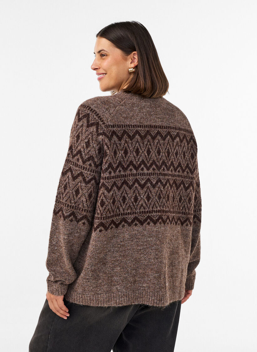 Jacquard-kuviollinen neuletakki, Ruskea, Model