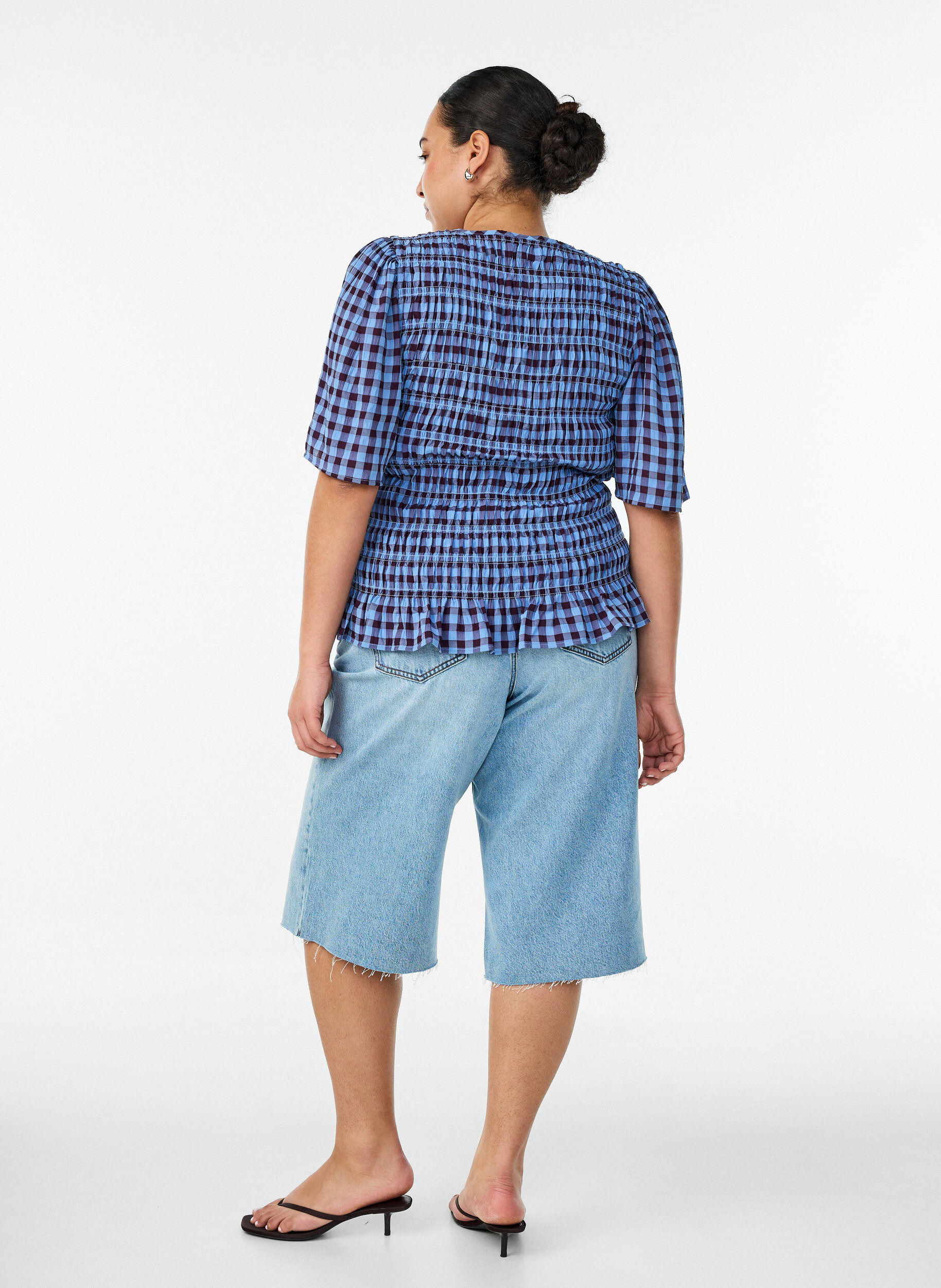 ZizziLyhyet farkut, joissa on kulunut ilme ja viimeistelem&auml;tt&ouml;m&auml;t reunat, Sininen, Model image number 1