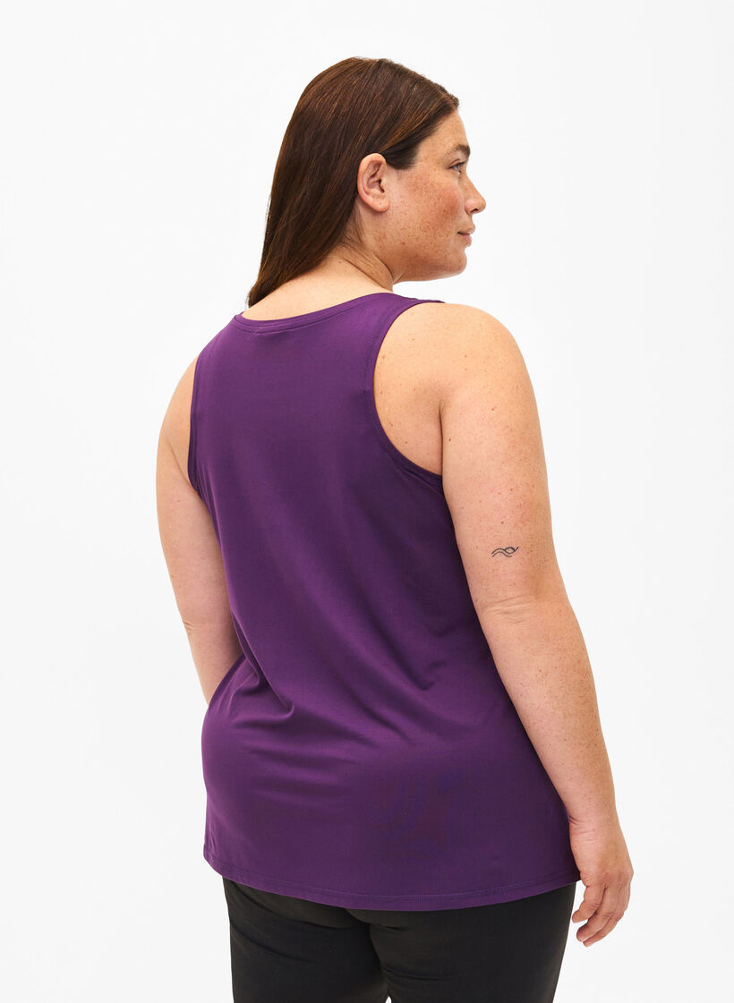 Treenitoppi, jossa on pyöreä pääntie, Purple Pennant, Model image number 1