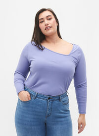 Pitkähihainen T-paita, jossa epäsymmetrinen leikkaus, Lavender Violet, Model